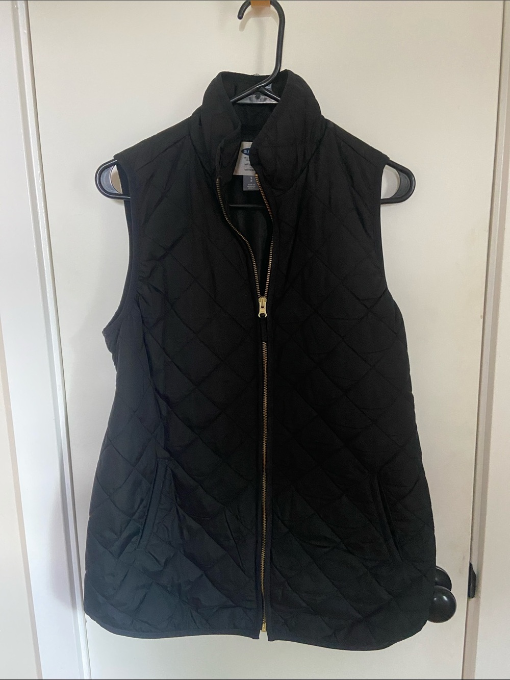 Old Navy Black Quilted Sleeveless Maternity Puffer Vest